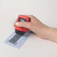 Kép 2/18 - ID PROTECTOR+ piros (fekete festékkel) papírvágóval
